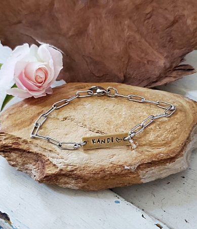 Id Chain bracelet with crystal on rock